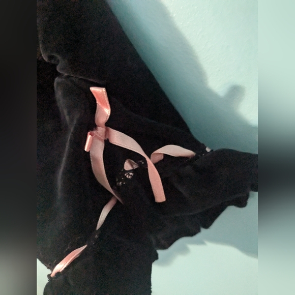 Velvet LIZ LISA sleeveless top with rhinestones and ribbon - Picture 5 of 5